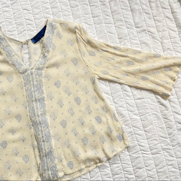 Francesca’s Top - Picture 2 of 4